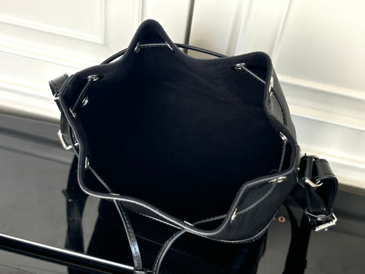 Black bucket bag minimal